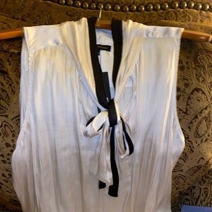 Brand new never worn’! Banana republic Silk shirt!!